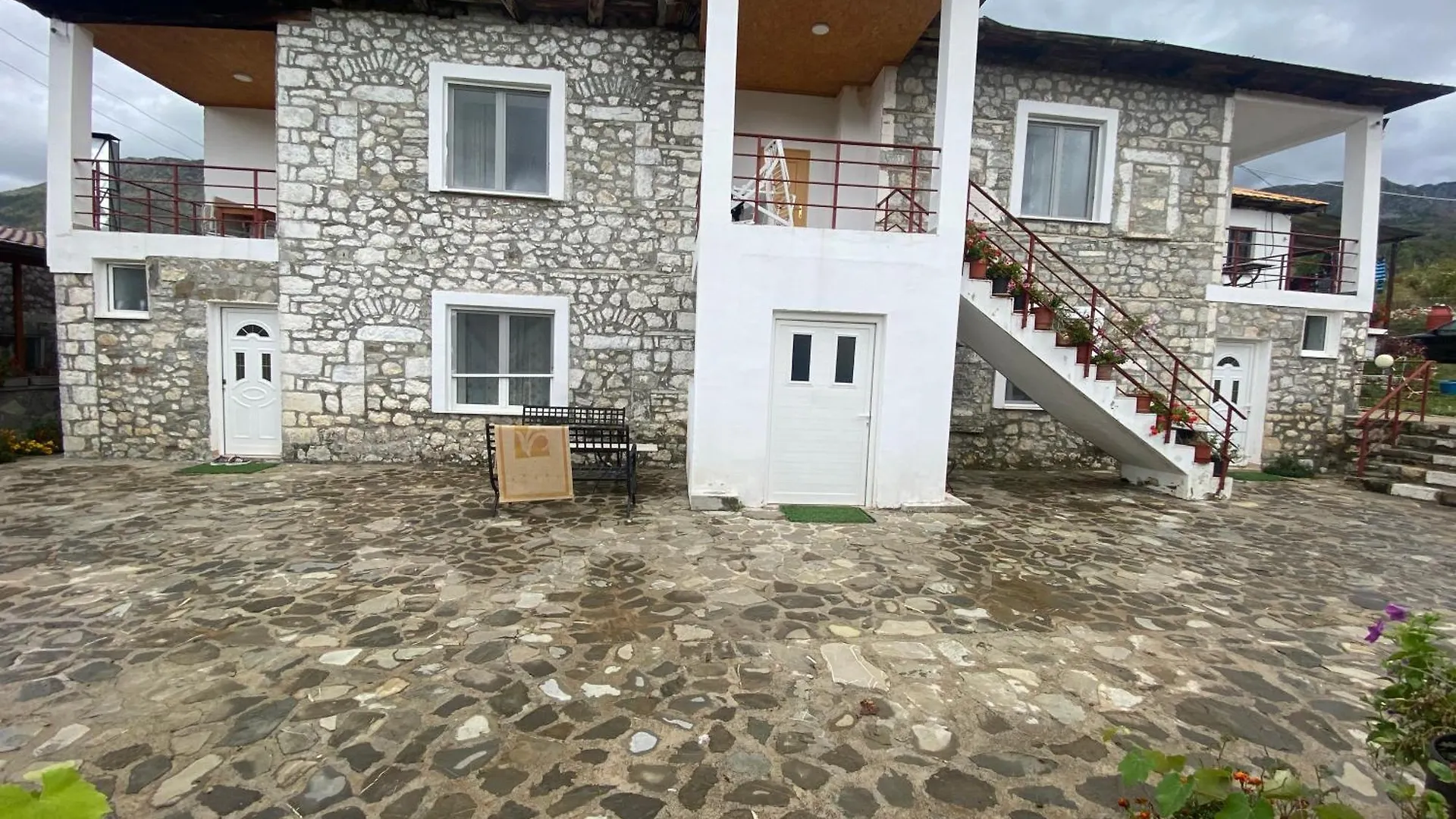 Vila Disha Tirana Lodge