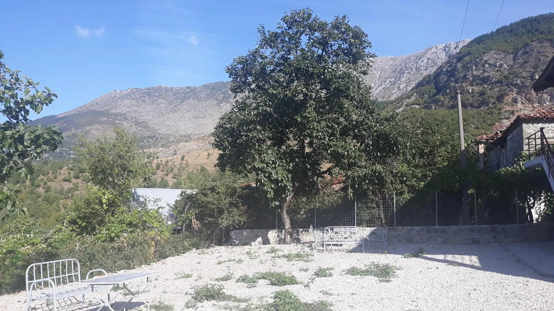 Chata Vila Disha Tirana